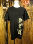画像1: 黒色＊コットン素材＊抜染プリント＊ロータス＊半袖＊Ｔシャツ＊Ｌ