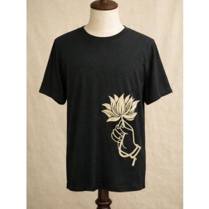 画像: 黒色＊コットン素材＊抜染プリント＊ロータス＊半袖＊Ｔシャツ＊ＸＬ