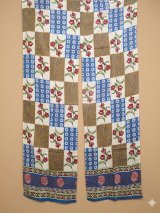 画像: 【１５０ｃｍ×８５ｃｍ】インド綿＊お花プリント＊暖簾＊のれん