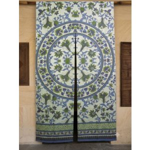 画像: 【１５０ｃｍ×８５ｃｍ】インド綿＊お花プリント＊暖簾＊のれん