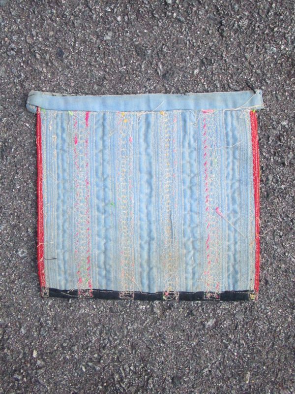 画像: 【２１ｃｍ×２３ｃｍ】モン族＊古布＊アンティーク＊生地