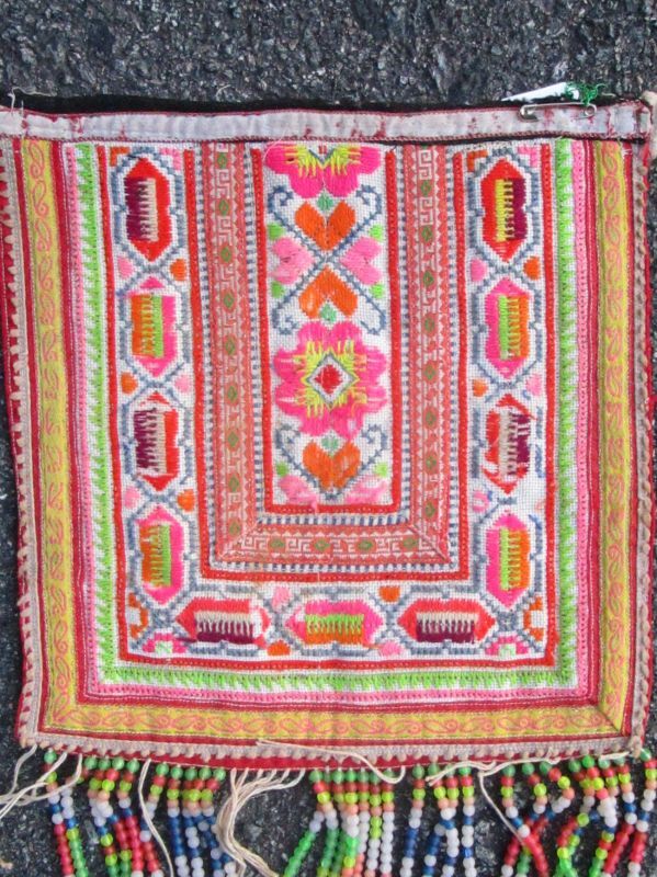 画像: 【２１ｃｍ×２１ｃｍ】モン族＊古布＊アンティーク＊生地