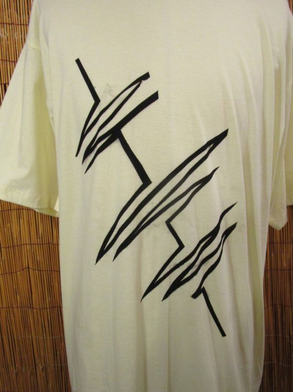 画像: 生成り色＊コットン素材＊抽象的プリント＊半袖Ｔシャツ＊２ＸＬ 