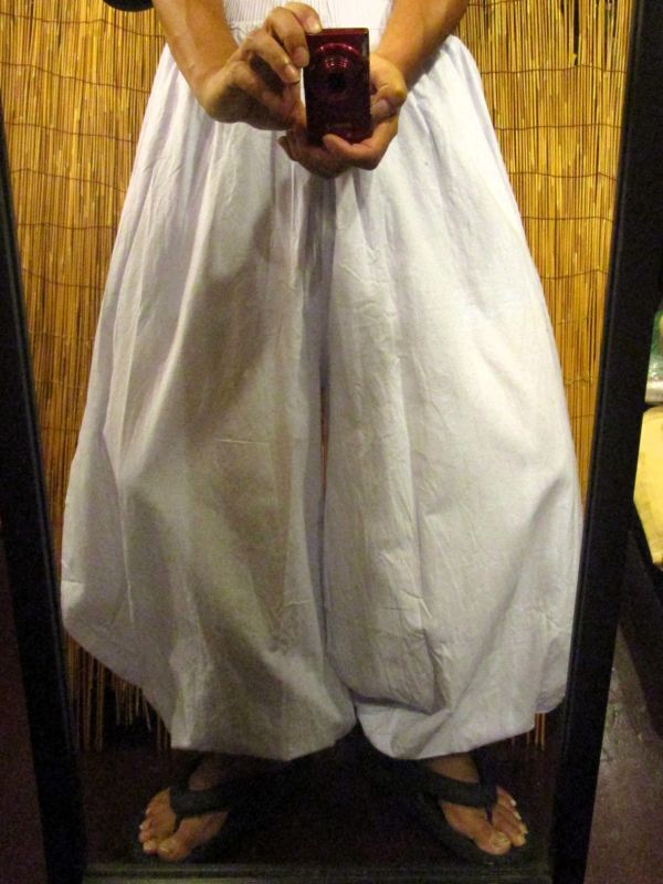 画像: 白色＊コットン素材＊ゆったりシルエット＊ビッグアラジンパンツ＊バルーンパンツ