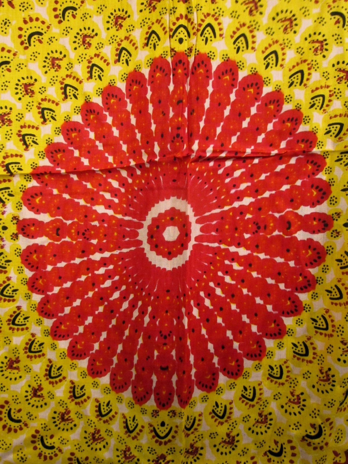 画像: 曼荼羅風プリント＊レーヨン素材＊フリンジ＊マルチクロス＊パレオ