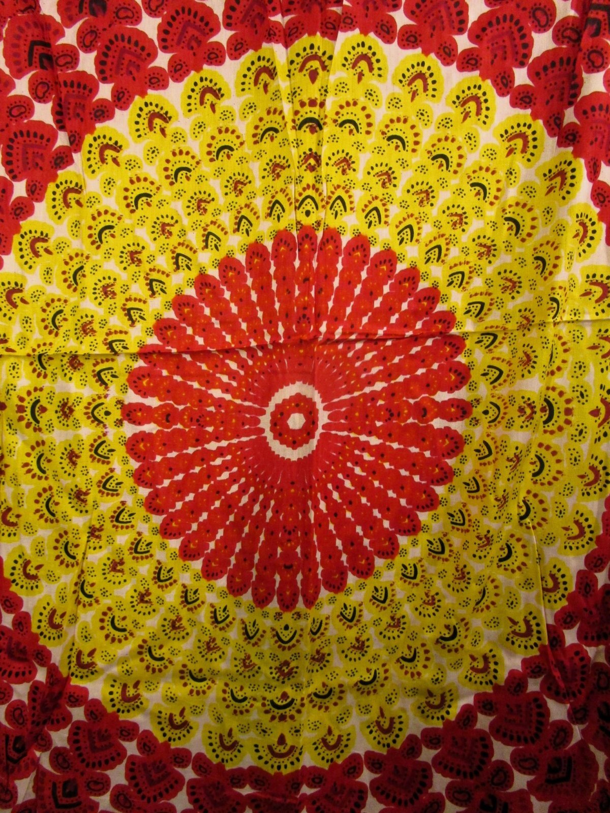 画像: 曼荼羅風プリント＊レーヨン素材＊フリンジ＊マルチクロス＊パレオ