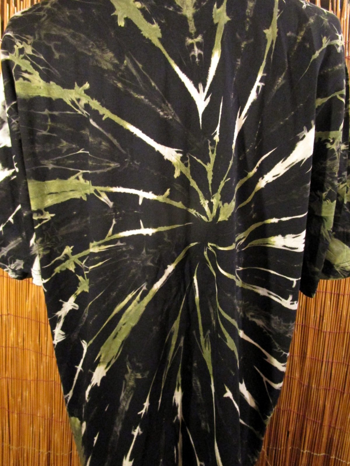 画像: 黒色ベース＊タイダイ染め＊コットン素材＊半袖＊Ｔシャツ＊ＸＬ