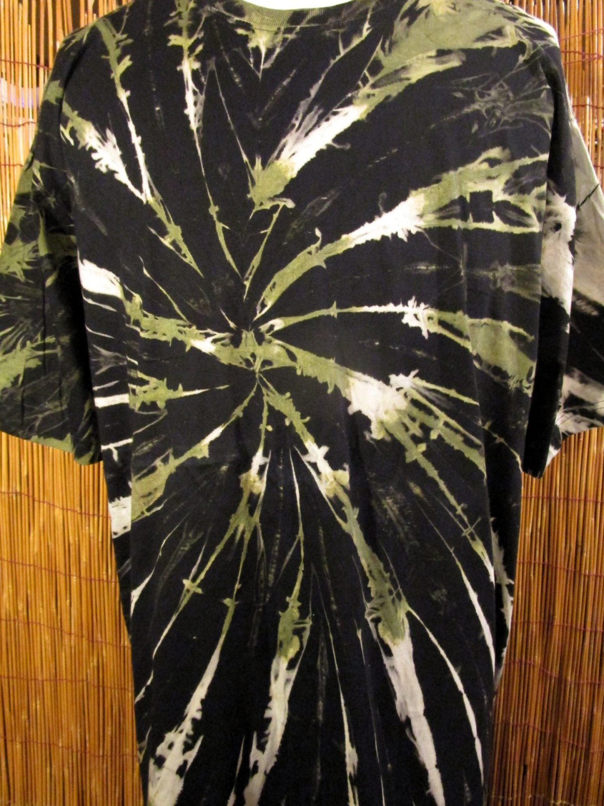 画像: 黒色ベース＊タイダイ染め＊コットン素材＊半袖＊Ｔシャツ＊ＸＬ