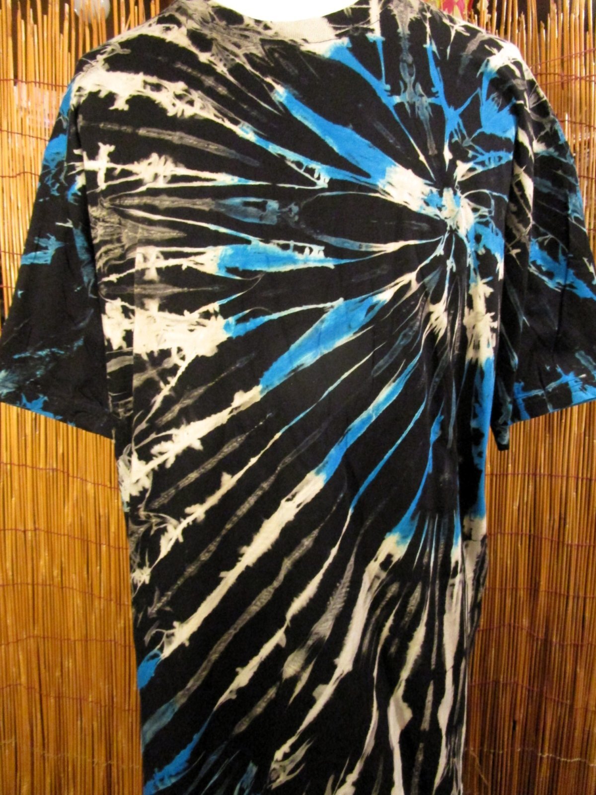 画像: 黒色ベース＊タイダイ染め＊コットン素材＊半袖＊Ｔシャツ＊ＸＬ