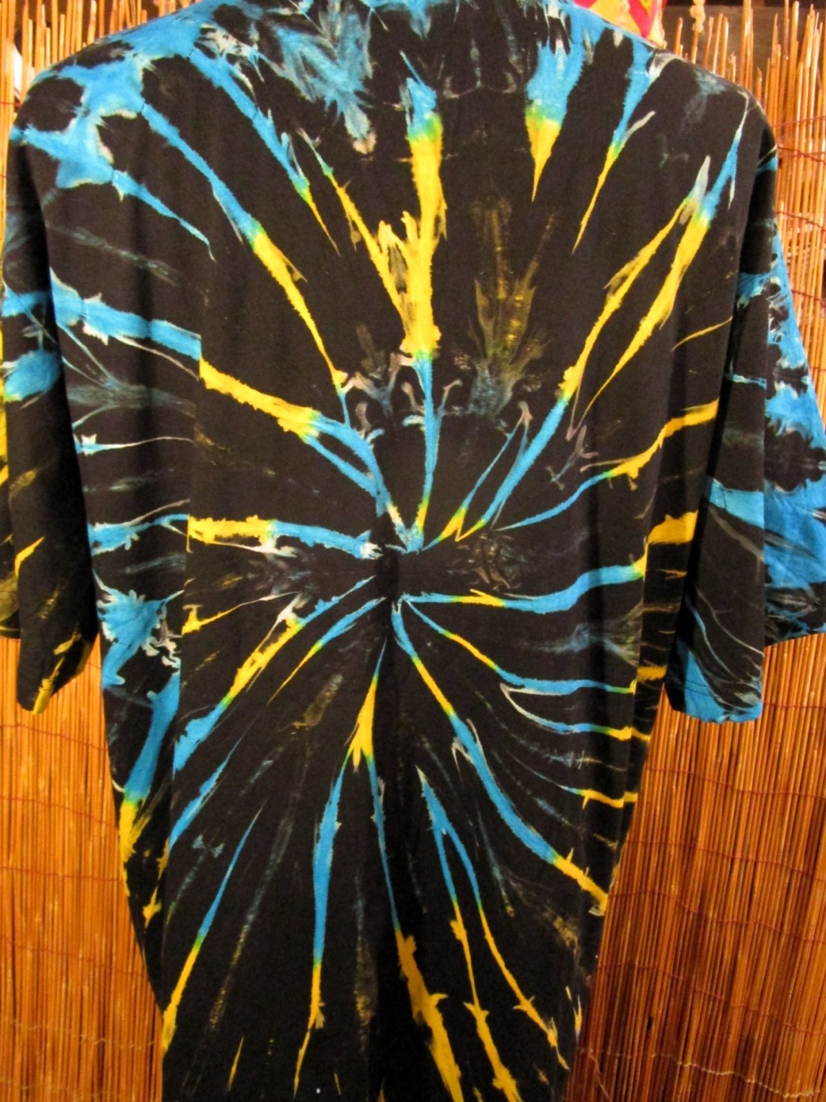 画像: 黒色ベース＊タイダイ染め＊コットン素材＊半袖＊Ｔシャツ＊ＸＬ