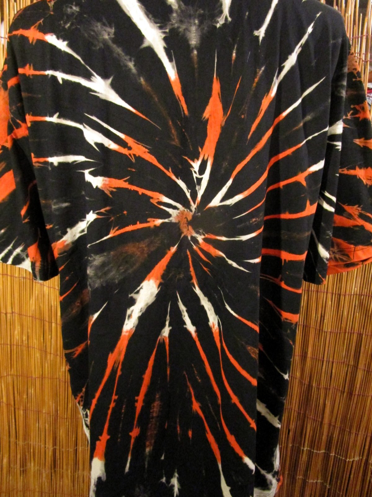 画像: 黒色ベース＊タイダイ染め＊コットン素材＊半袖＊Ｔシャツ＊ＸＬ