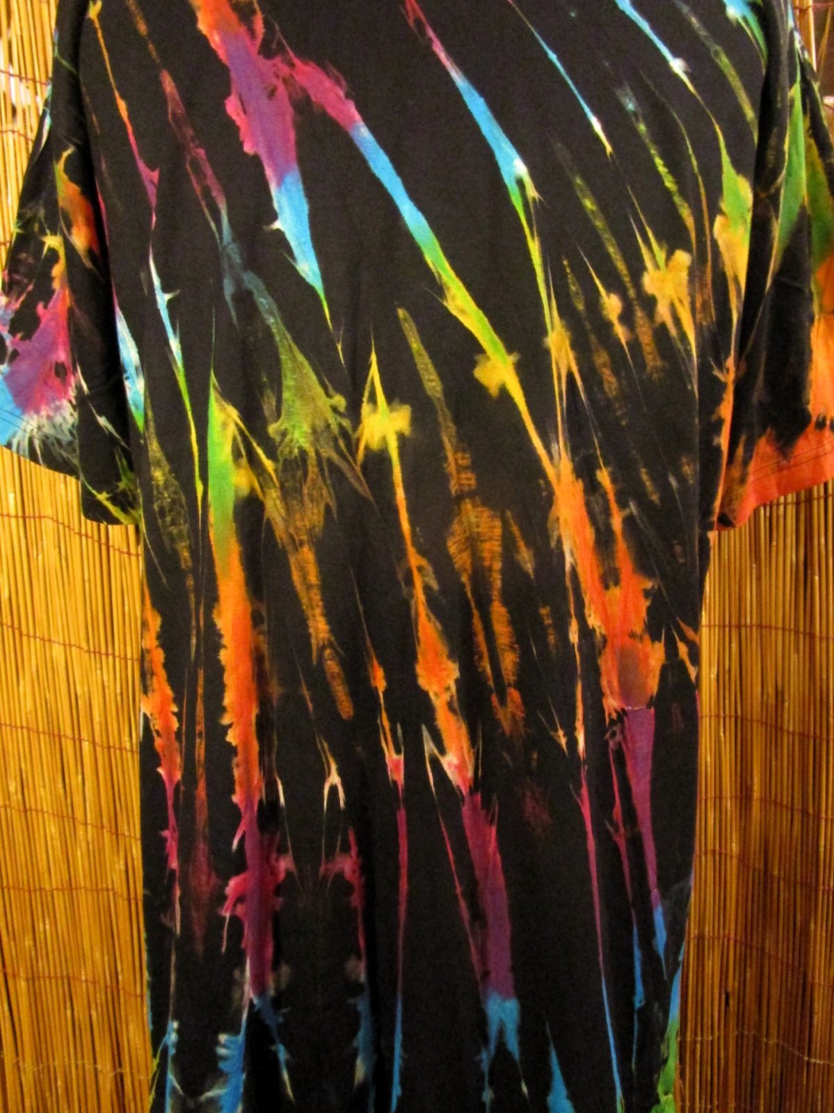 画像: 黒色ベース＊タイダイ染め＊コットン素材＊半袖＊Ｔシャツ＊ＸＬ