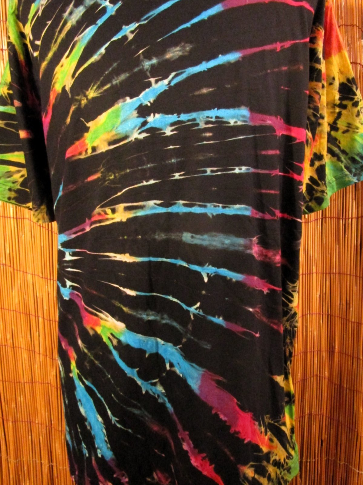 画像: 黒色ベース＊タイダイ染め＊コットン素材＊半袖＊Ｔシャツ＊ＸＬ