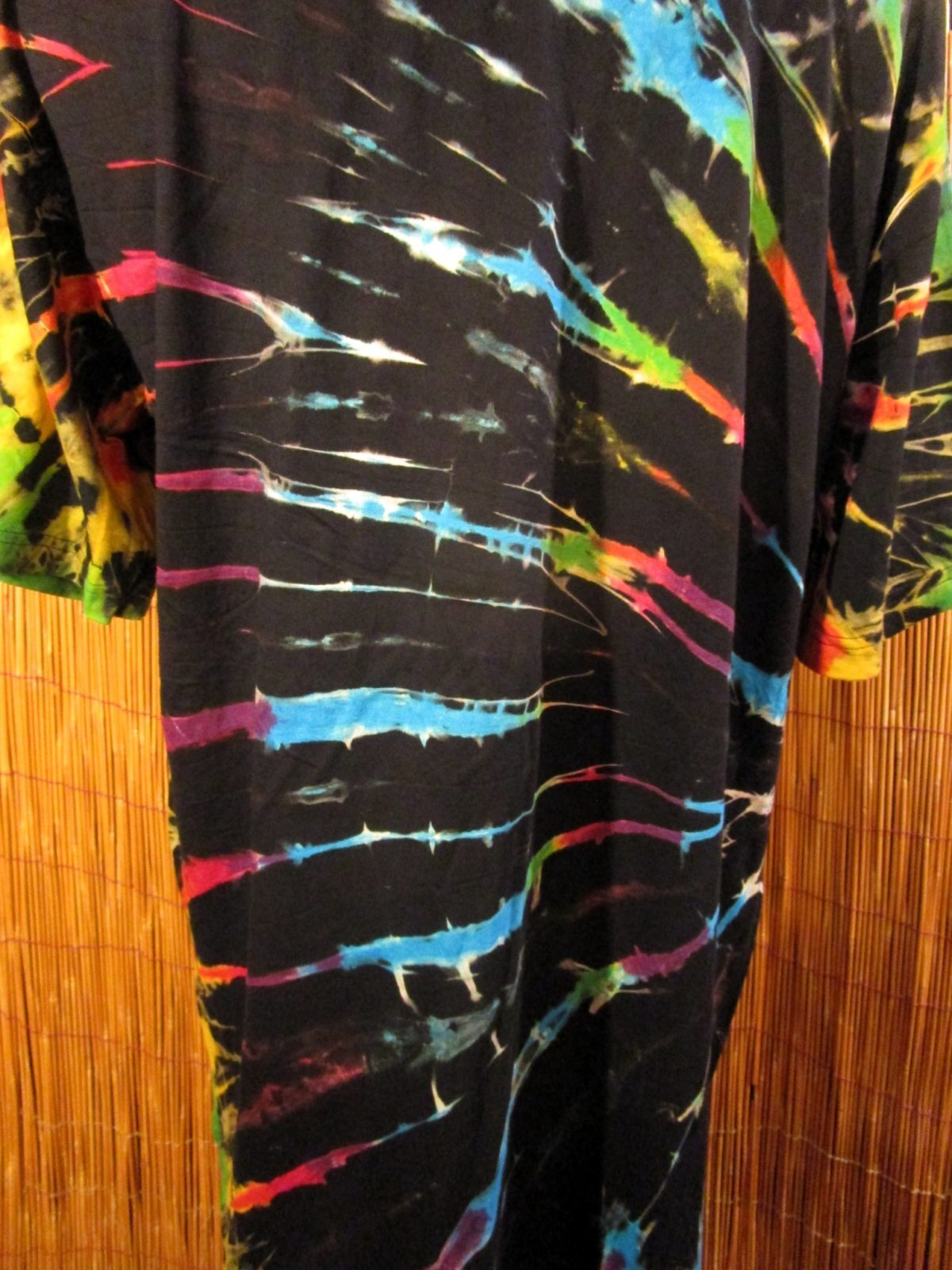 画像: 黒色ベース＊タイダイ染め＊コットン素材＊半袖＊Ｔシャツ＊ＸＬ