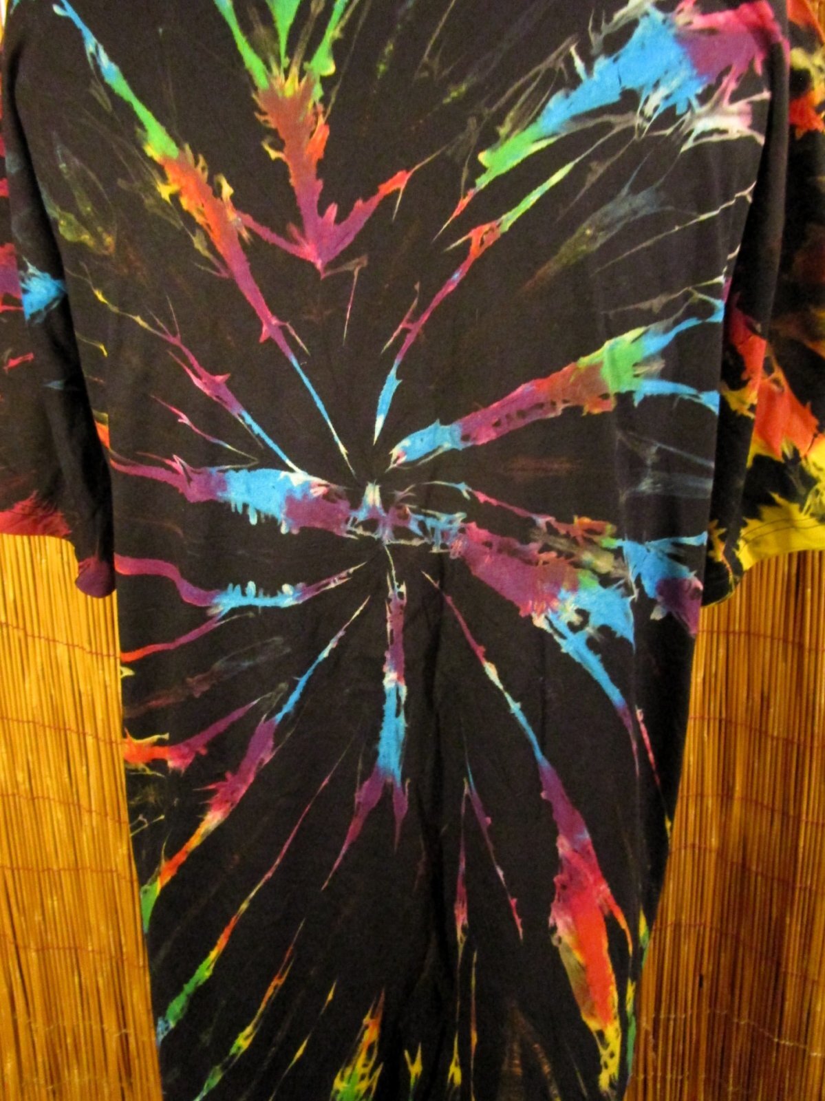 画像: 黒色ベース＊タイダイ染め＊コットン素材＊半袖＊Ｔシャツ＊ＸＬ