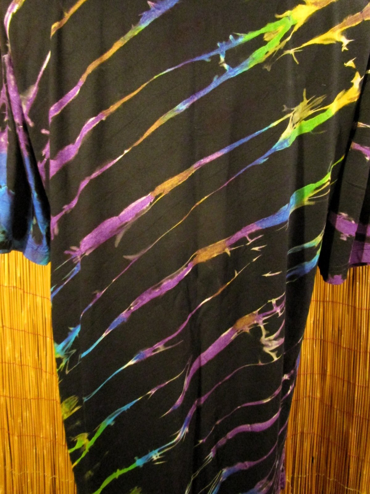画像: 黒色ベース＊タイダイ染め＊コットン素材＊半袖＊Ｔシャツ＊ＸＬ