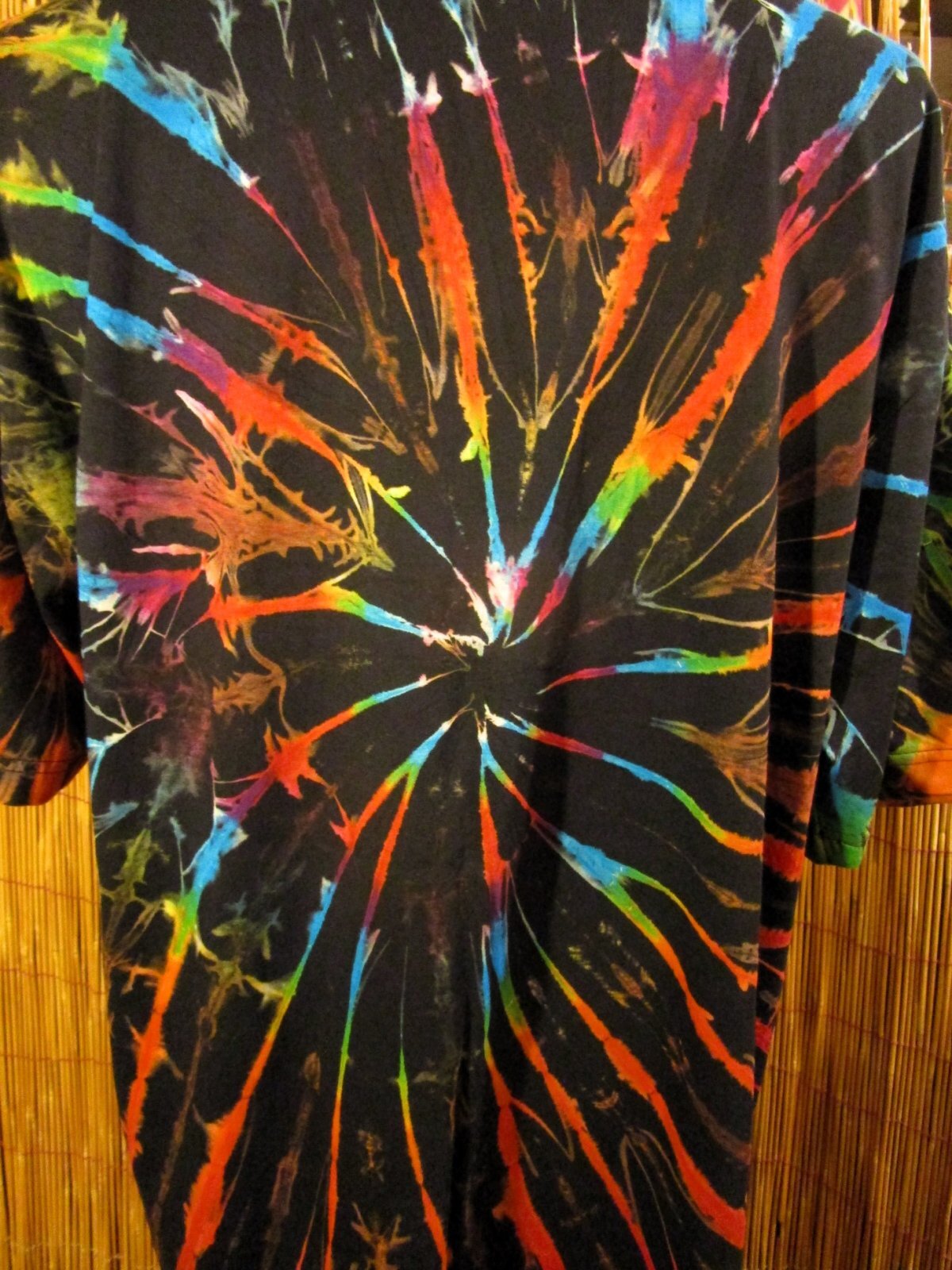 画像: 黒色ベース＊タイダイ染め＊コットン素材＊半袖＊Ｔシャツ＊ＸＬ