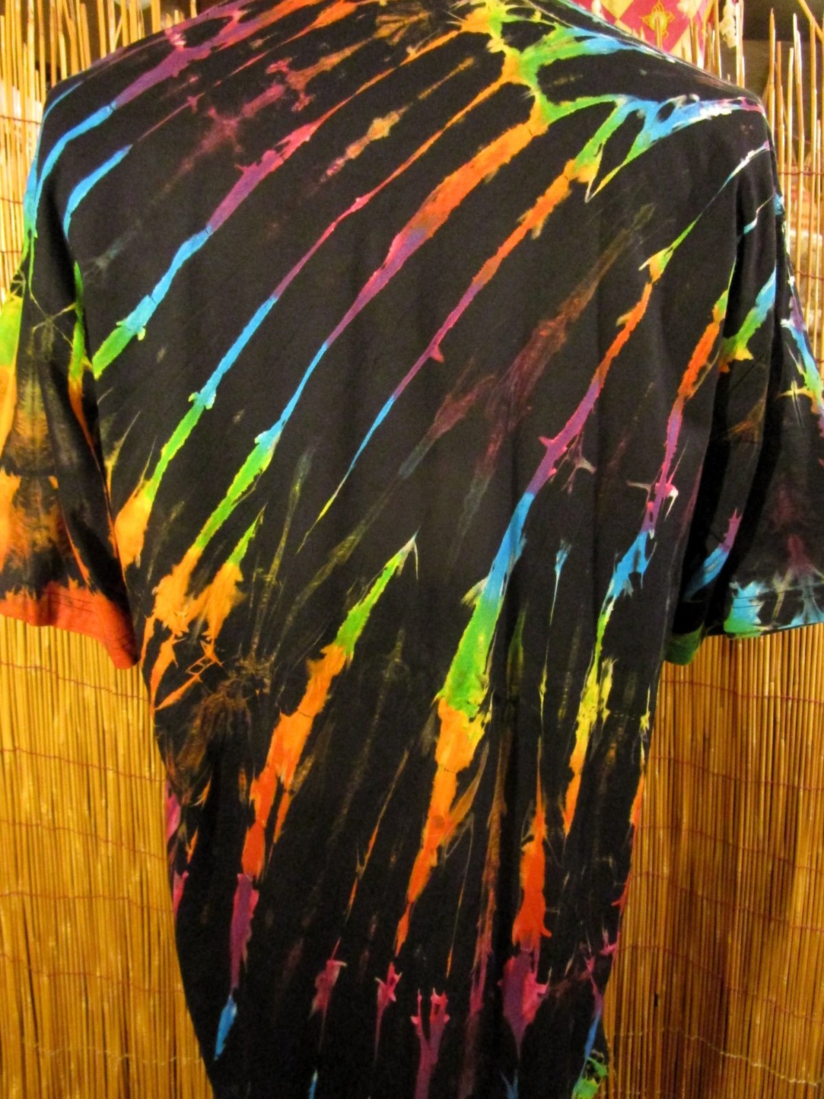 画像: 黒色ベース＊タイダイ染め＊コットン素材＊半袖＊Ｔシャツ＊ＸＬ