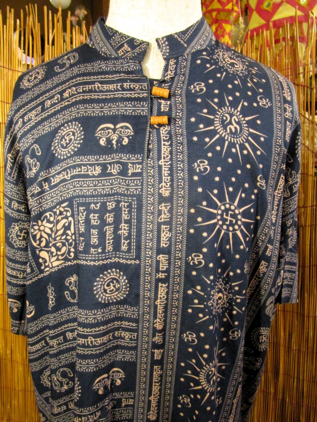 画像: ラムナミプリント＊レーヨン素材＊マオカラー＊半袖＊プルオーバー＊２XＬ