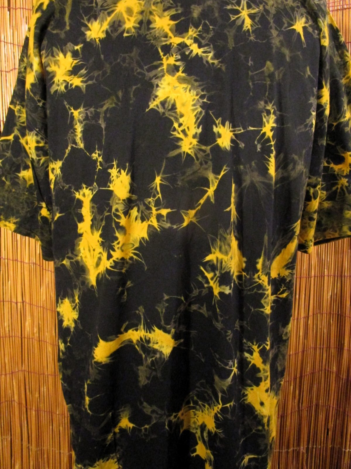 画像: 黒色ベース＊タイダイ染め＊コットン素材＊半袖＊Ｔシャツ＊２ＸＬ