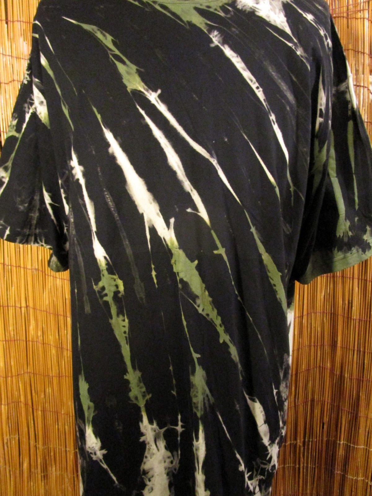 画像: 黒色ベース＊タイダイ染め＊コットン素材＊半袖＊Ｔシャツ＊２ＸＬ