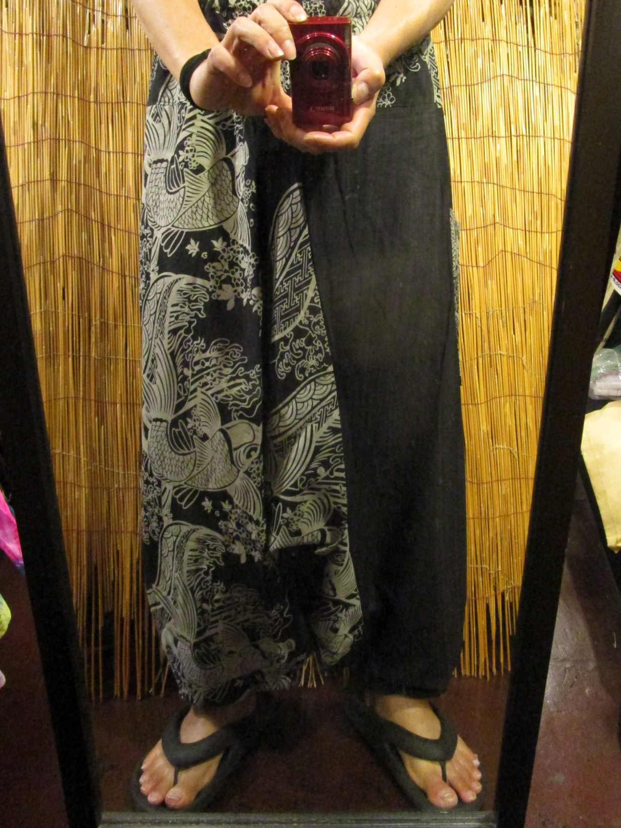 画像: 黒色＋和風プリント＊切り替え＊コットン素材＊ふんわり＊サルエルパンツ
