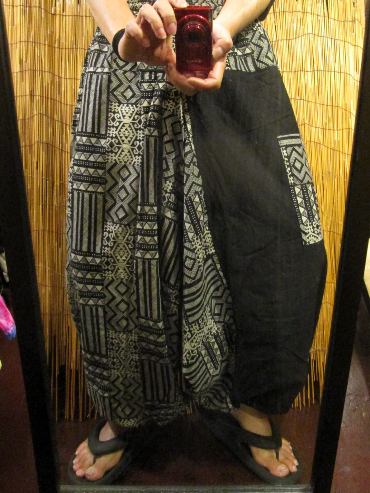 画像: 黒色＋和風プリント＊切り替え＊コットン素材＊ふんわり＊サルエルパンツ