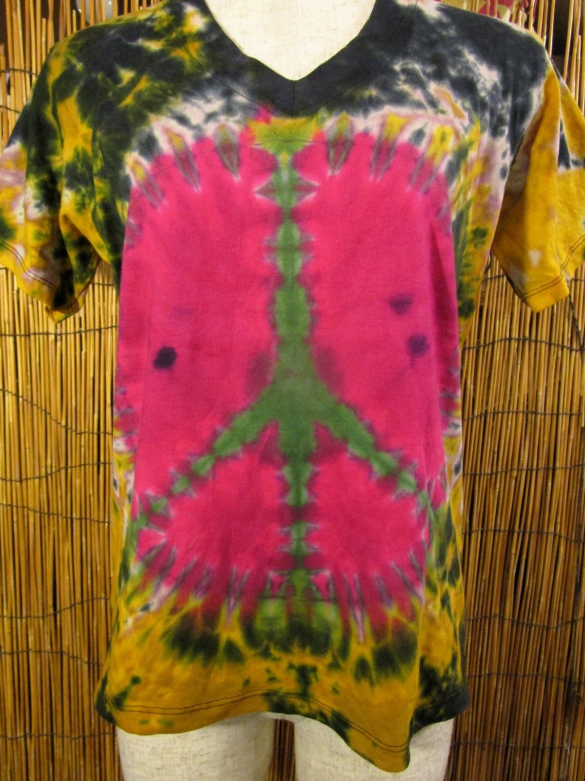 画像: タイダイ染め＊コットン素材＊Ｖネック＊半袖＊Ｔシャツ