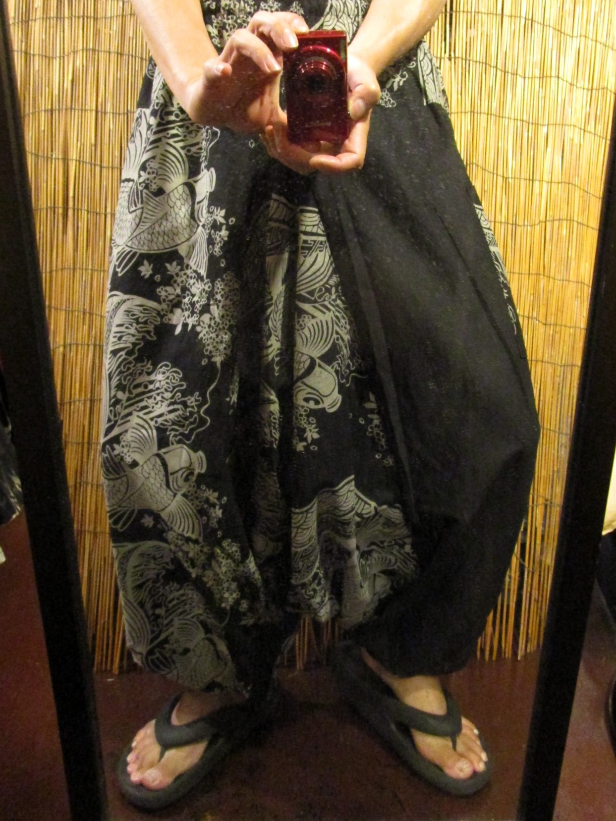 画像: 黒色＋和風プリント＊切り替え＊コットン素材＊ふんわり＊サルエルパンツ