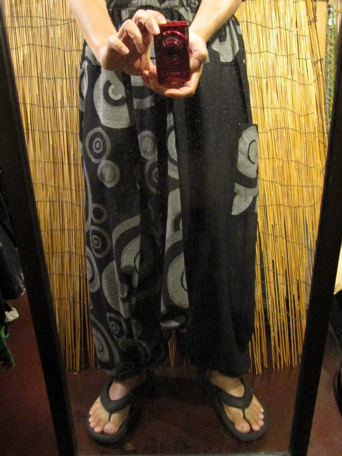 画像: 黒色＋和風プリント＊切り替え＊コットン素材＊ふんわり＊サルエルパンツ