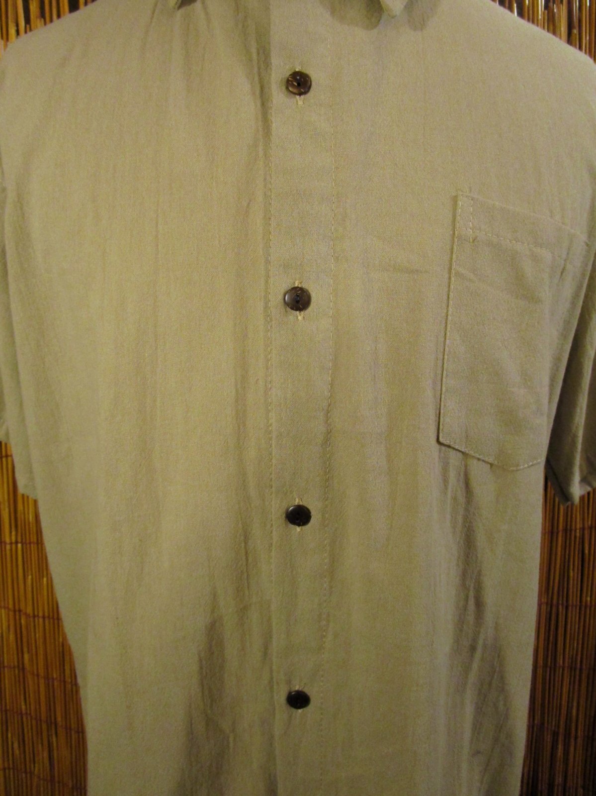 画像: 無地＊コットン素材＊ココナッツボタン＊半袖＊シャツ ＊Ｌ