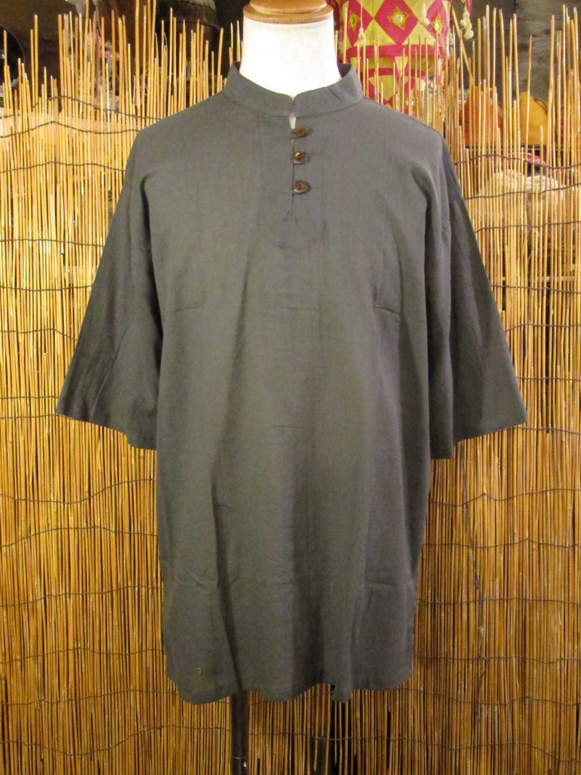 画像1: 三つボタン＊薄手＊コットン素材＊半袖＊プルオーバー＊２ＸＬ 
