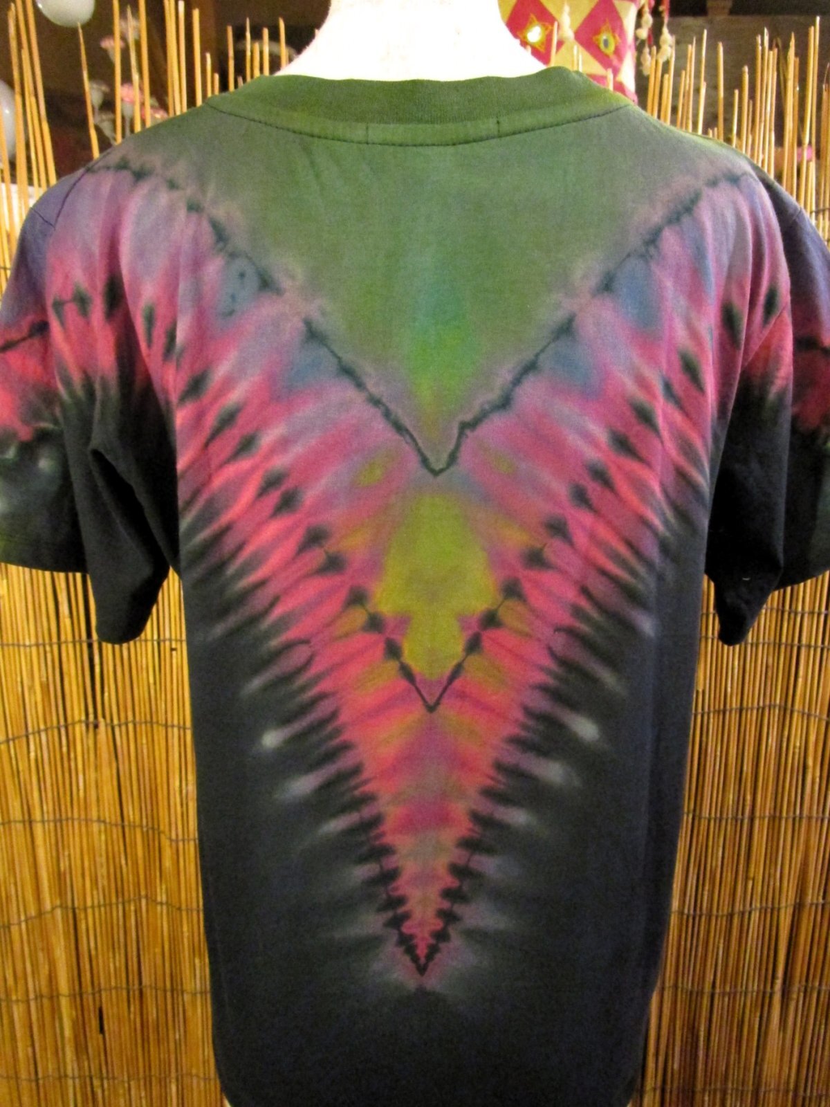 画像: タイダイ染め＊コットン素材＊Ｖネック＊半袖＊Ｔシャツ