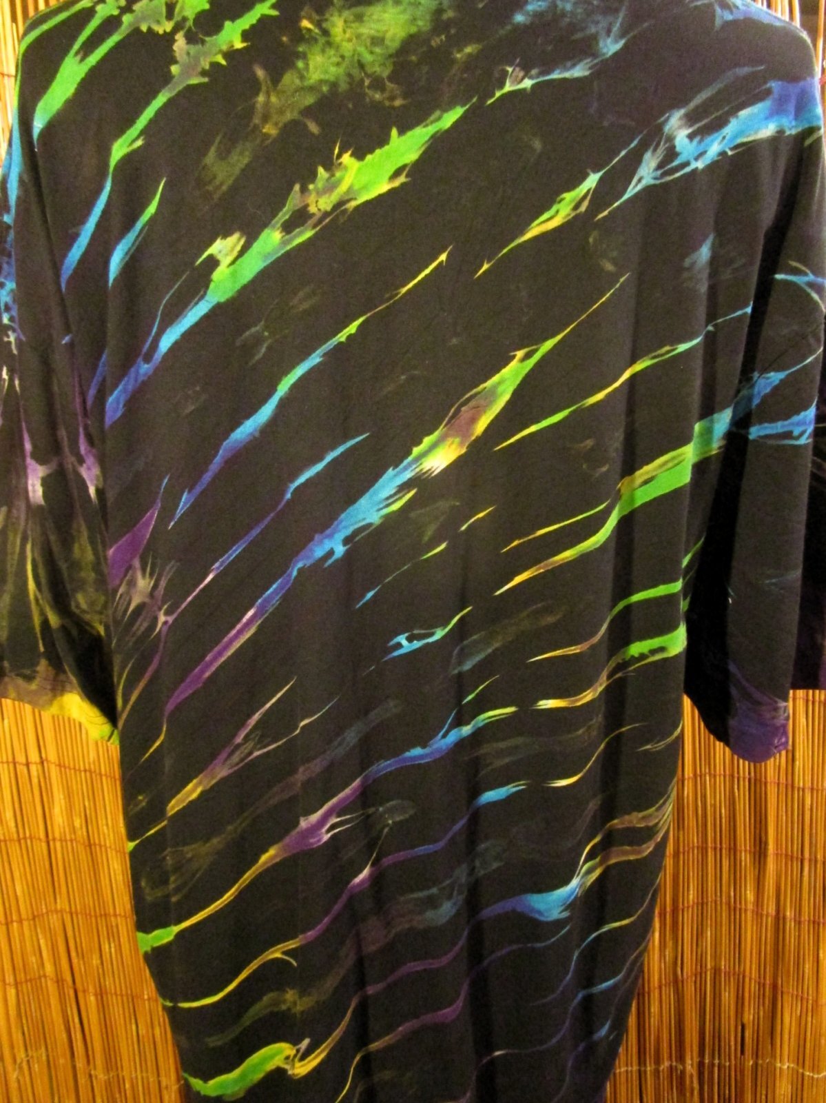 画像: 黒色ベース＊タイダイ染め＊コットン素材＊半袖＊Ｔシャツ＊２ＸＬ