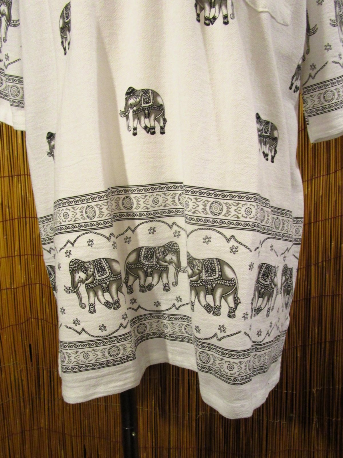 画像: 象さんプリント＊コットン素材＊胸ポケット＊半袖＊プルオーバー＊２ＸＬ 