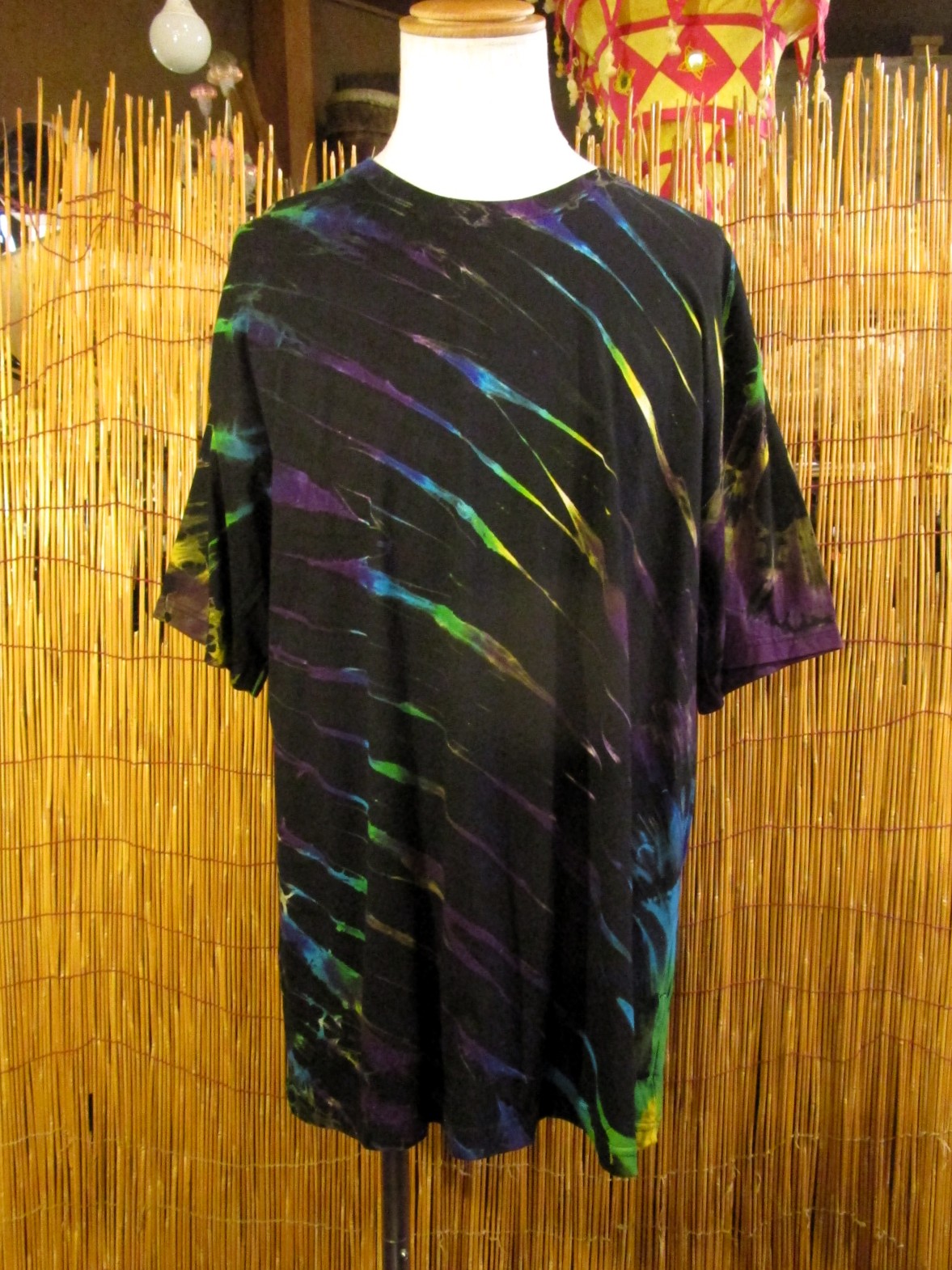 画像1: 黒色ベース＊タイダイ染め＊コットン素材＊半袖＊Ｔシャツ＊２ＸＬ