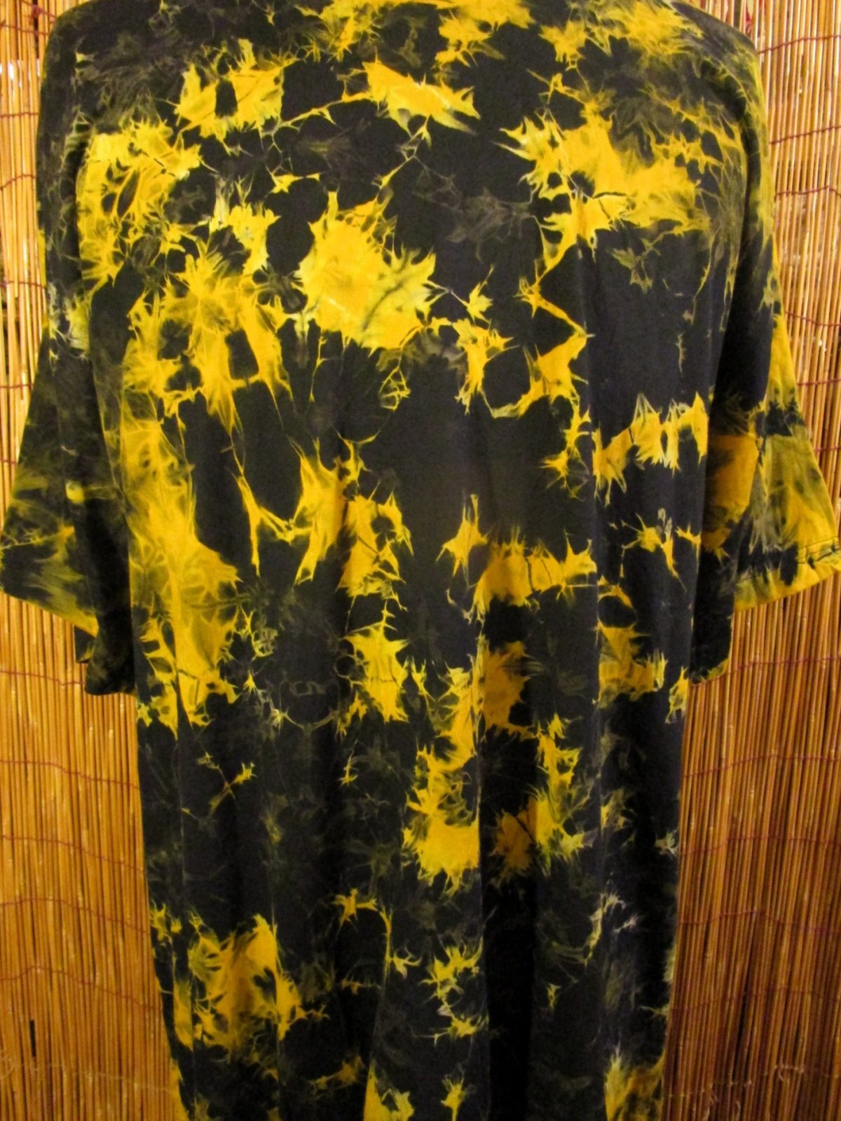 画像: 黒色ベース＊タイダイ染め＊コットン素材＊半袖＊Ｔシャツ＊２ＸＬ