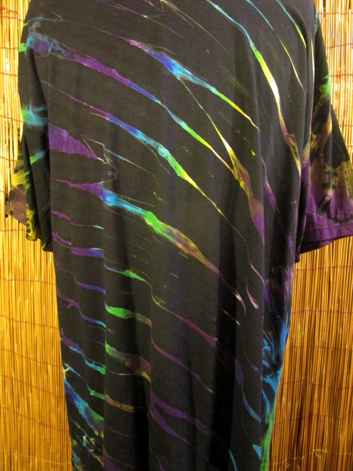 画像: 黒色ベース＊タイダイ染め＊コットン素材＊半袖＊Ｔシャツ＊２ＸＬ