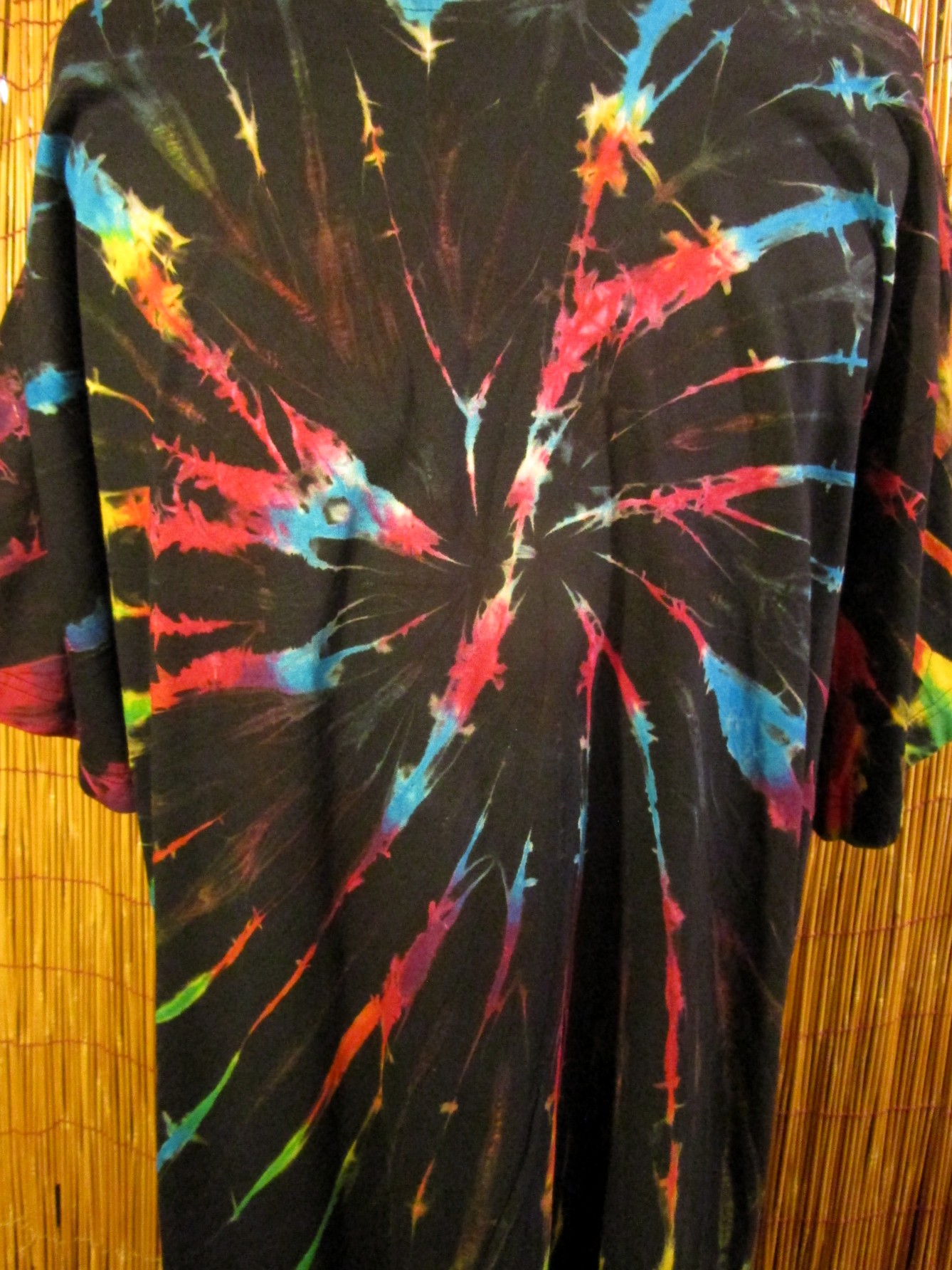 画像: 黒色ベース＊タイダイ染め＊コットン素材＊半袖＊Ｔシャツ＊２ＸＬ