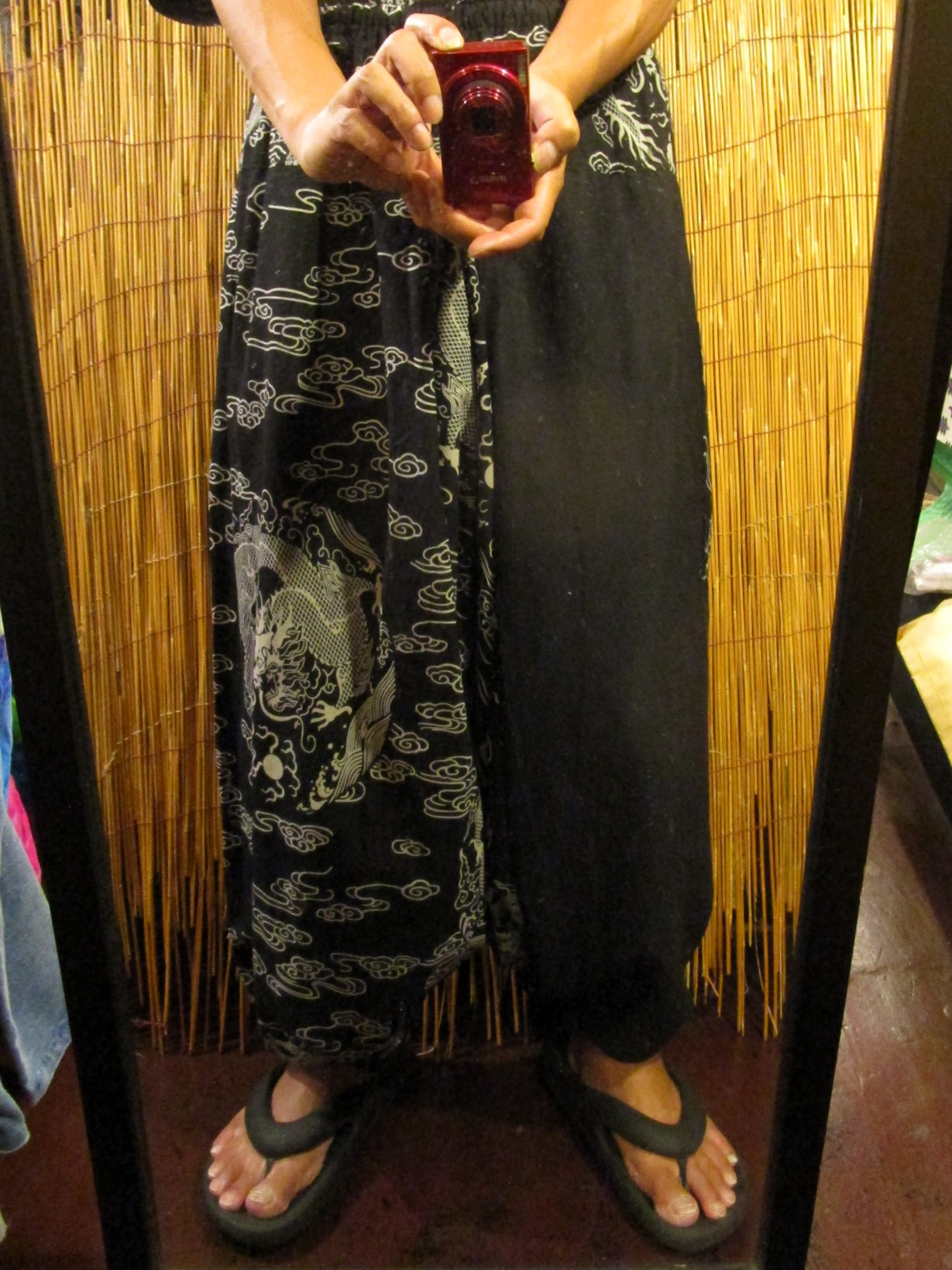 画像: 黒色＋和風プリント＊切り替え＊コットン素材＊ふんわり＊サルエルパンツ