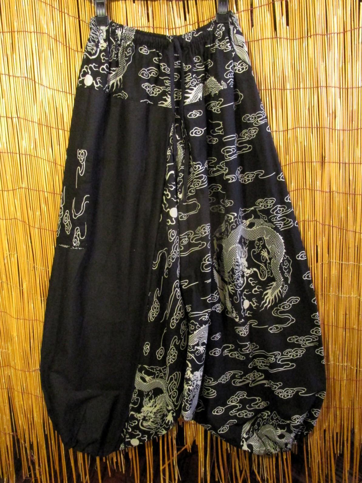 画像1: 黒色＋和風プリント＊切り替え＊コットン素材＊ふんわり＊サルエルパンツ