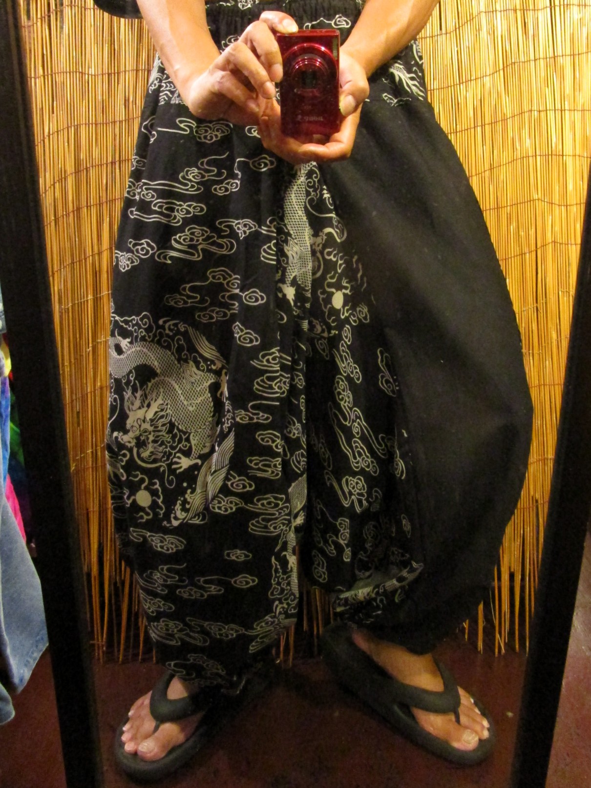 画像: 黒色＋和風プリント＊切り替え＊コットン素材＊ふんわり＊サルエルパンツ