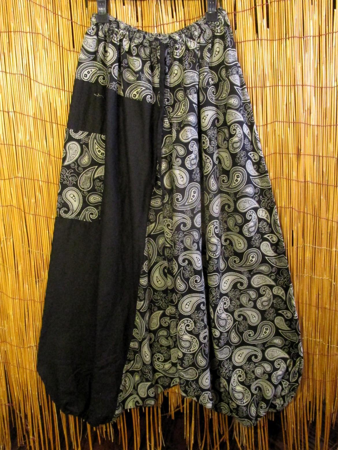 画像1: 黒色＋和風プリント＊切り替え＊コットン素材＊ふんわり＊サルエルパンツ