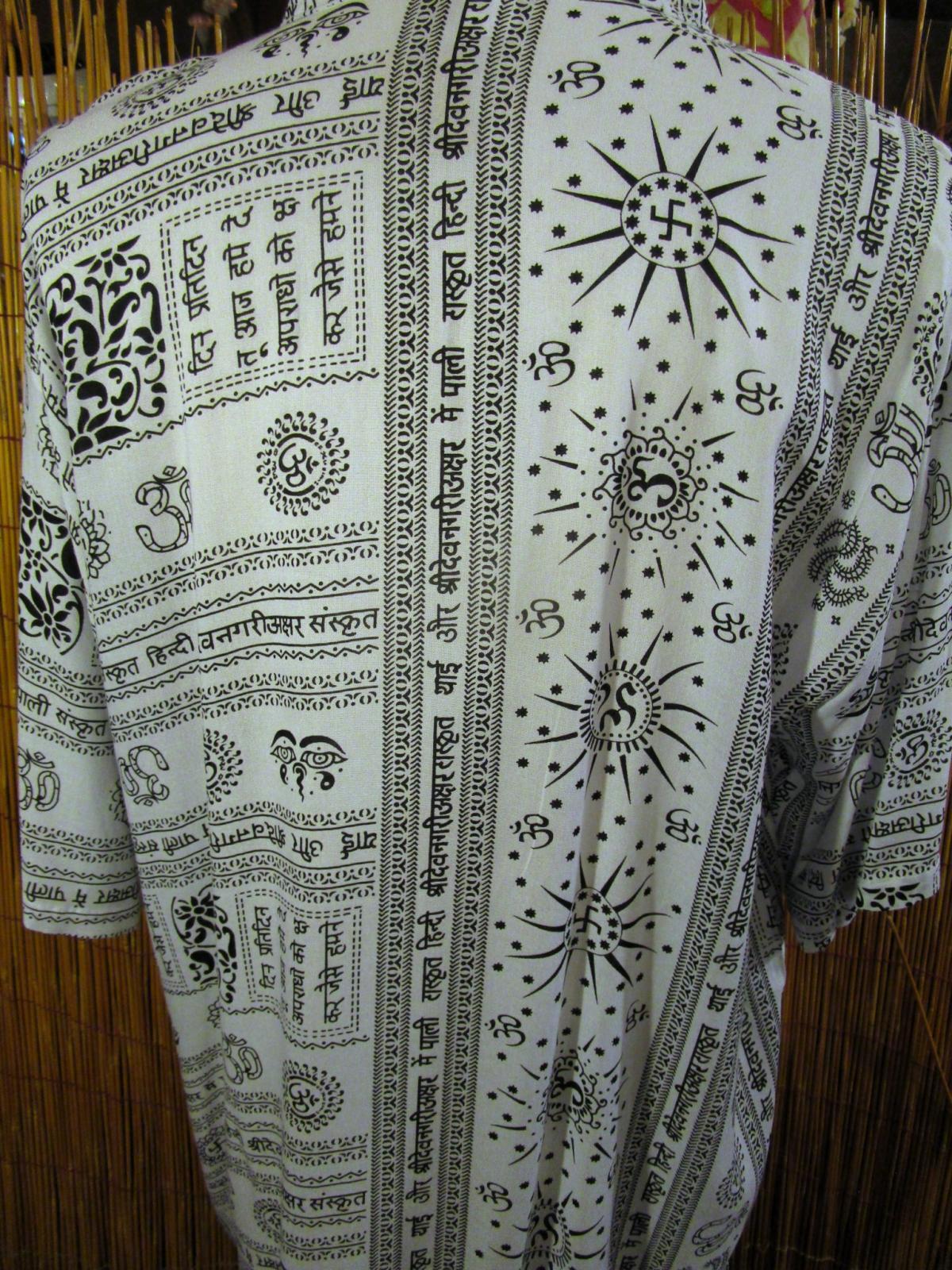 画像: ラムナミプリント＊レーヨン素材＊マオカラー＊半袖＊プルオーバー＊２XＬ