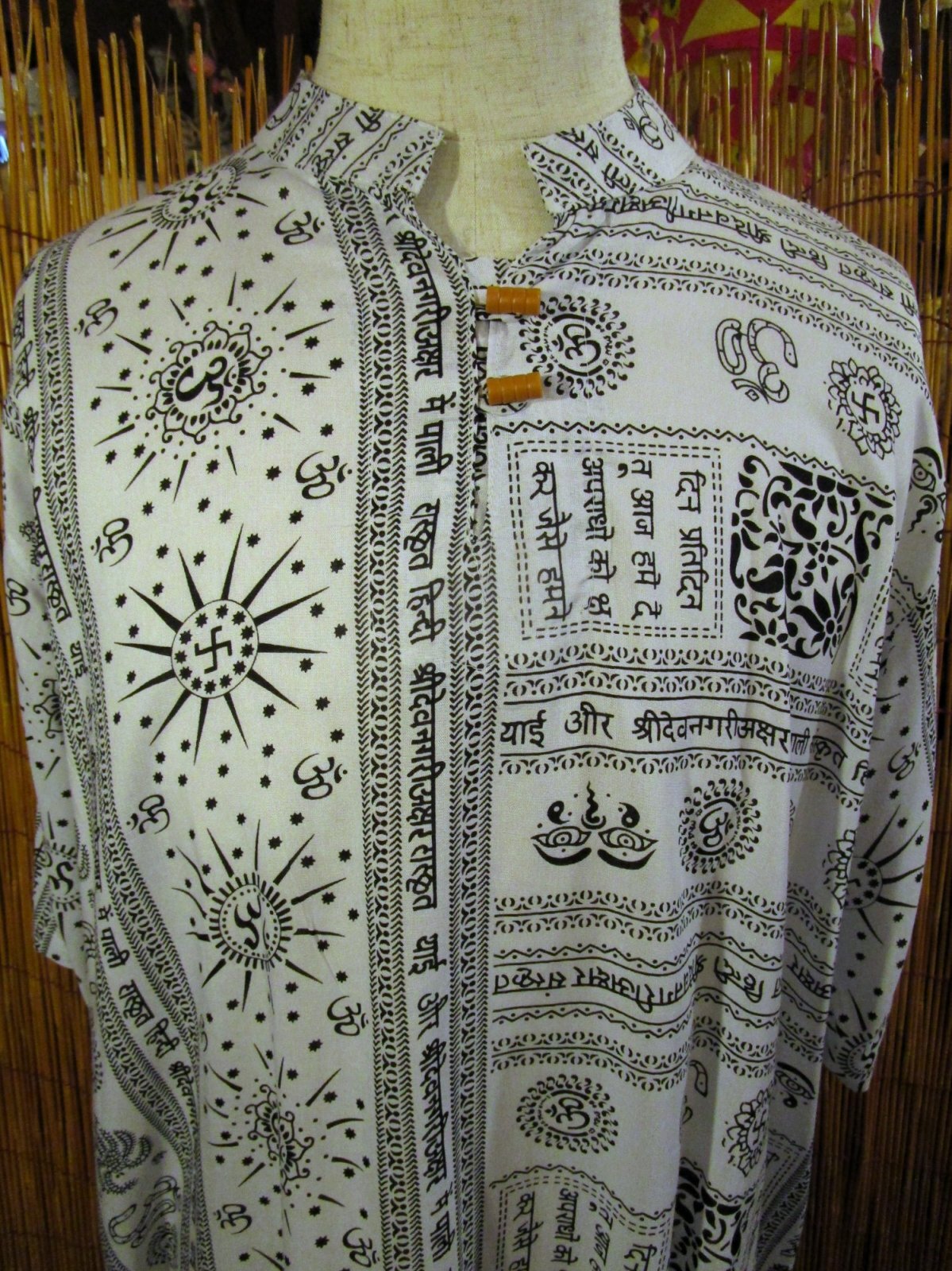 画像: ラムナミプリント＊レーヨン素材＊マオカラー＊半袖＊プルオーバー＊２XＬ