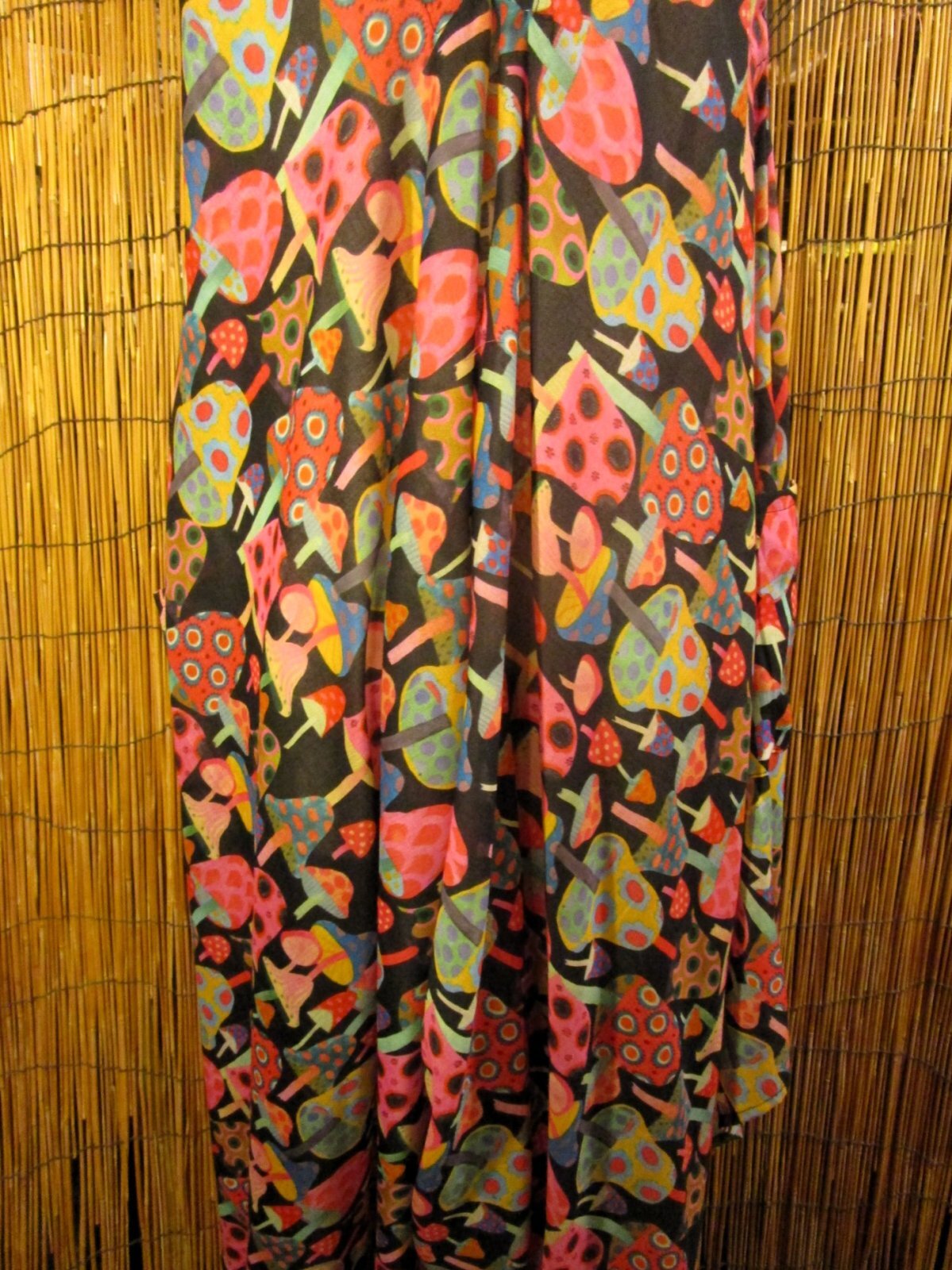 画像: マッシュルームプリント＊レーヨン素材＊ゆったり＊変型＊サロペット