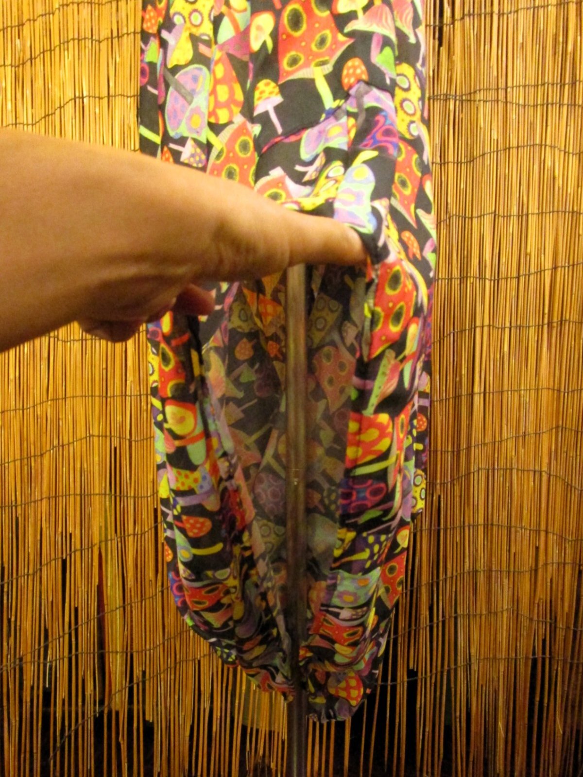 画像: マッシュルームプリント＊レーヨン素材＊ゆったり＊変型＊サロペット