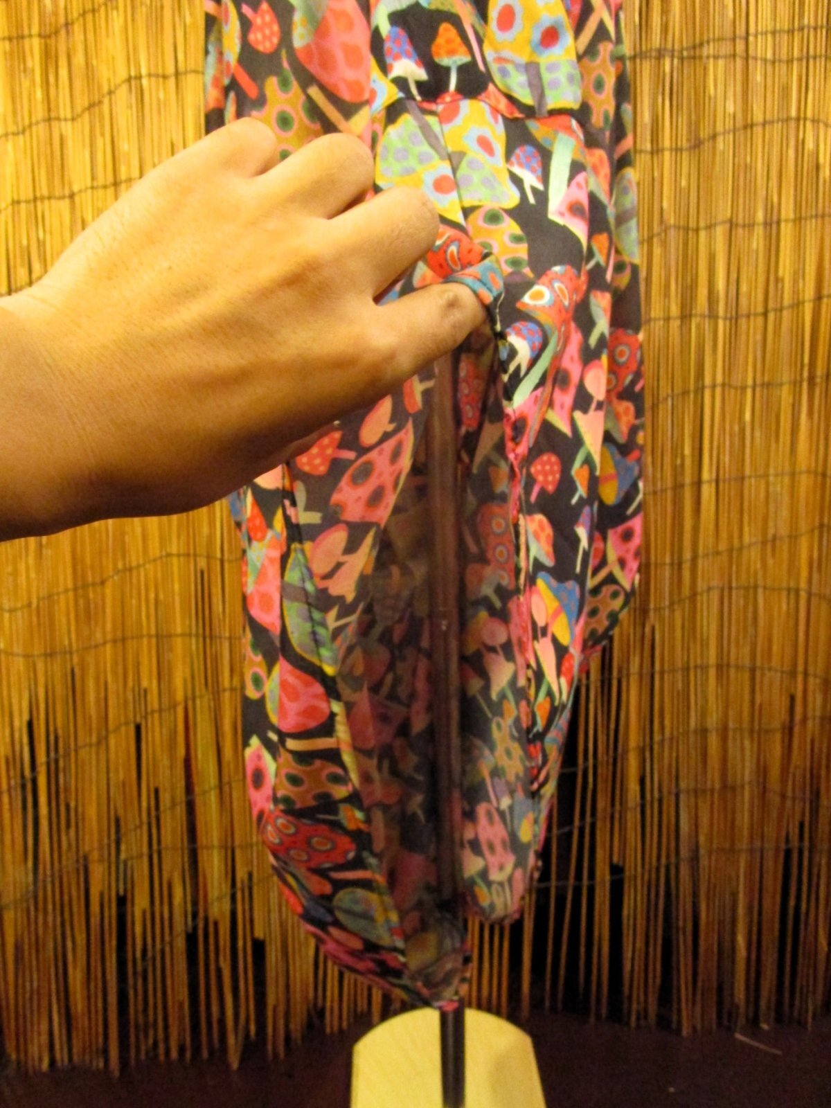 画像: マッシュルームプリント＊レーヨン素材＊ゆったり＊変型＊サロペット