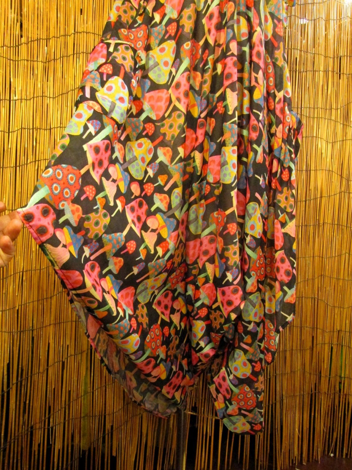 画像: マッシュルームプリント＊レーヨン素材＊ゆったり＊変型＊サロペット