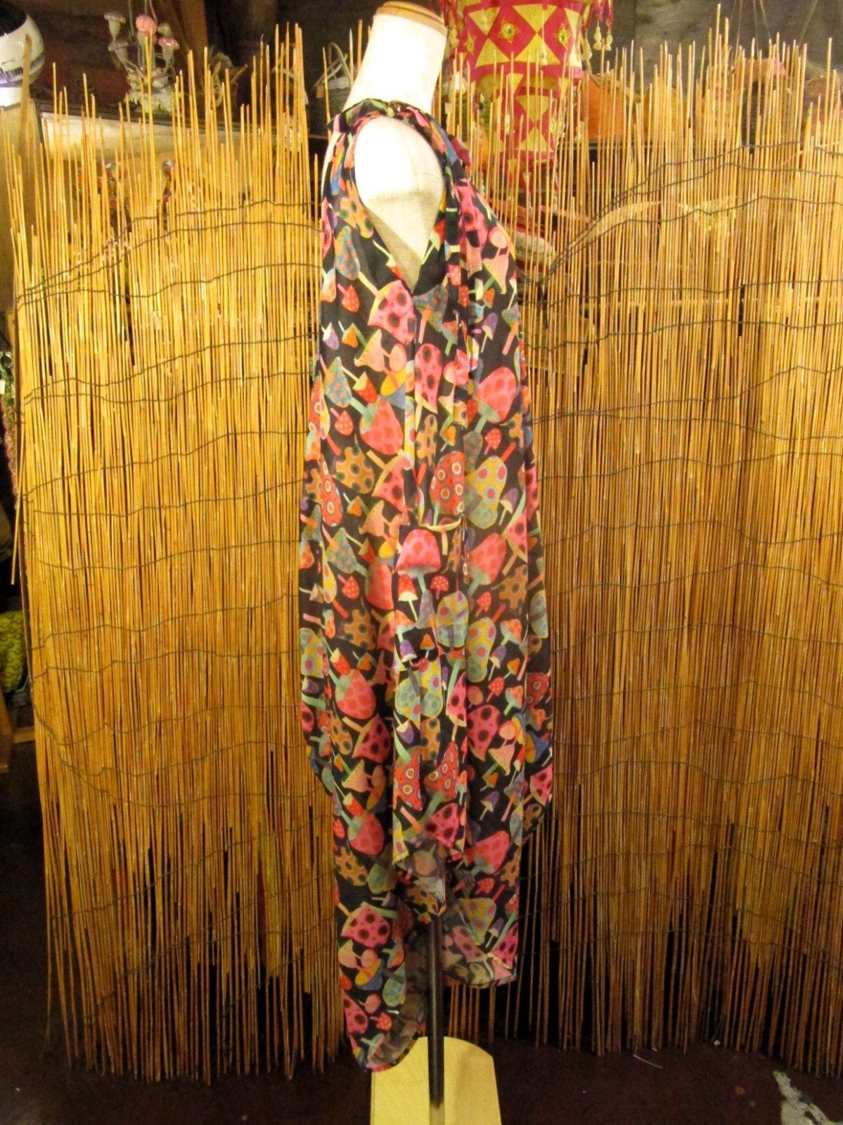 画像2: マッシュルームプリント＊レーヨン素材＊ゆったり＊変型＊サロペット